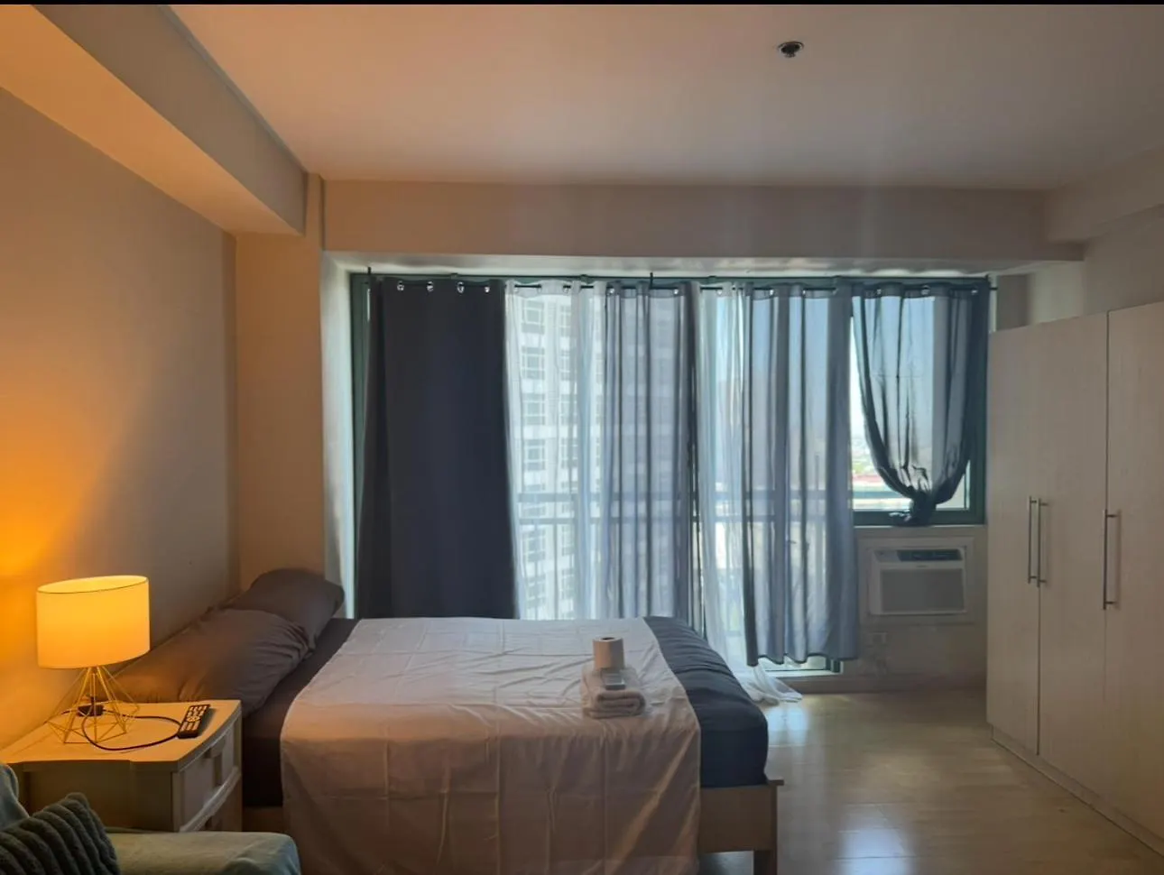 Soho Central Edsa Shaw Condo Pool Front With Smart Tv Manila